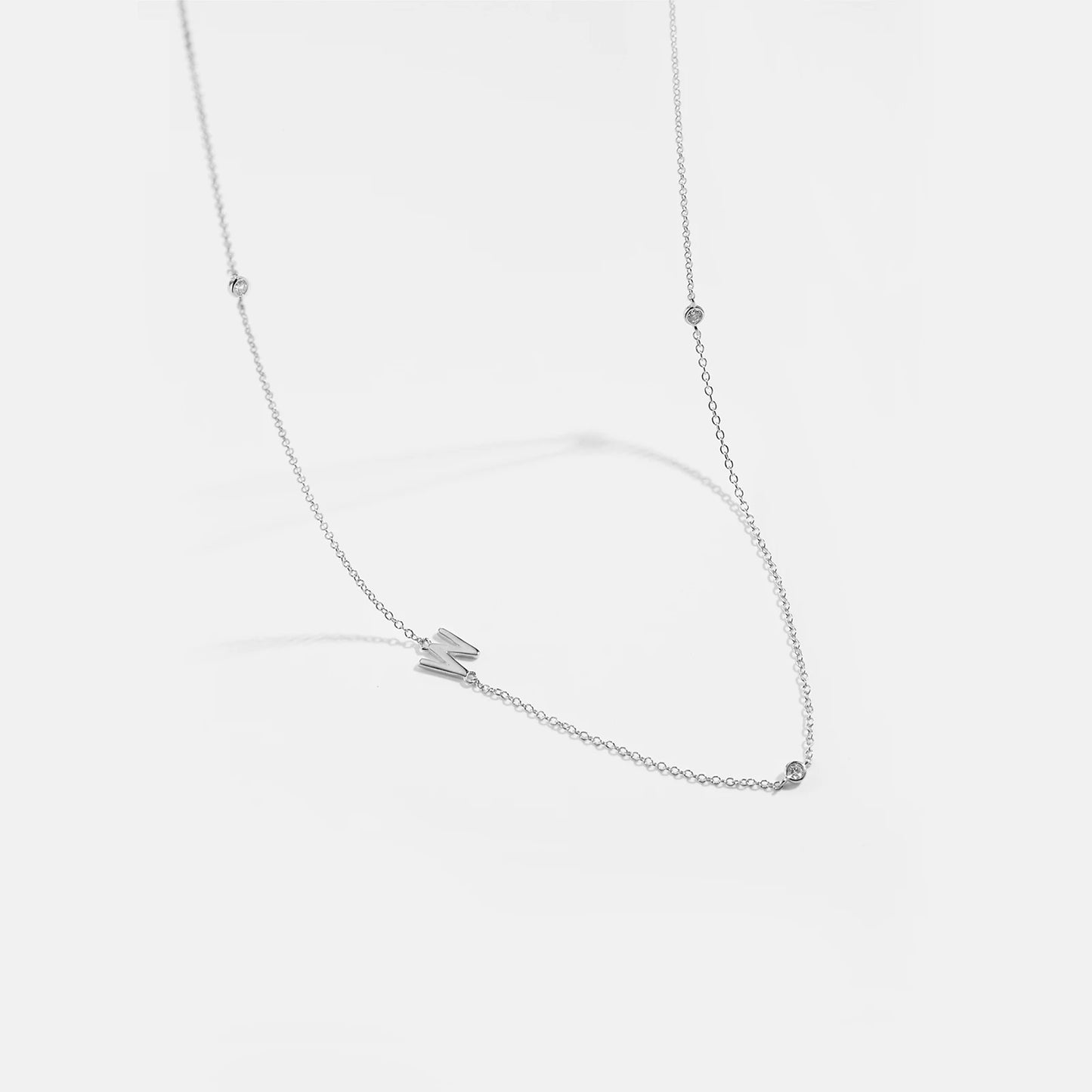 Colar inicial charm