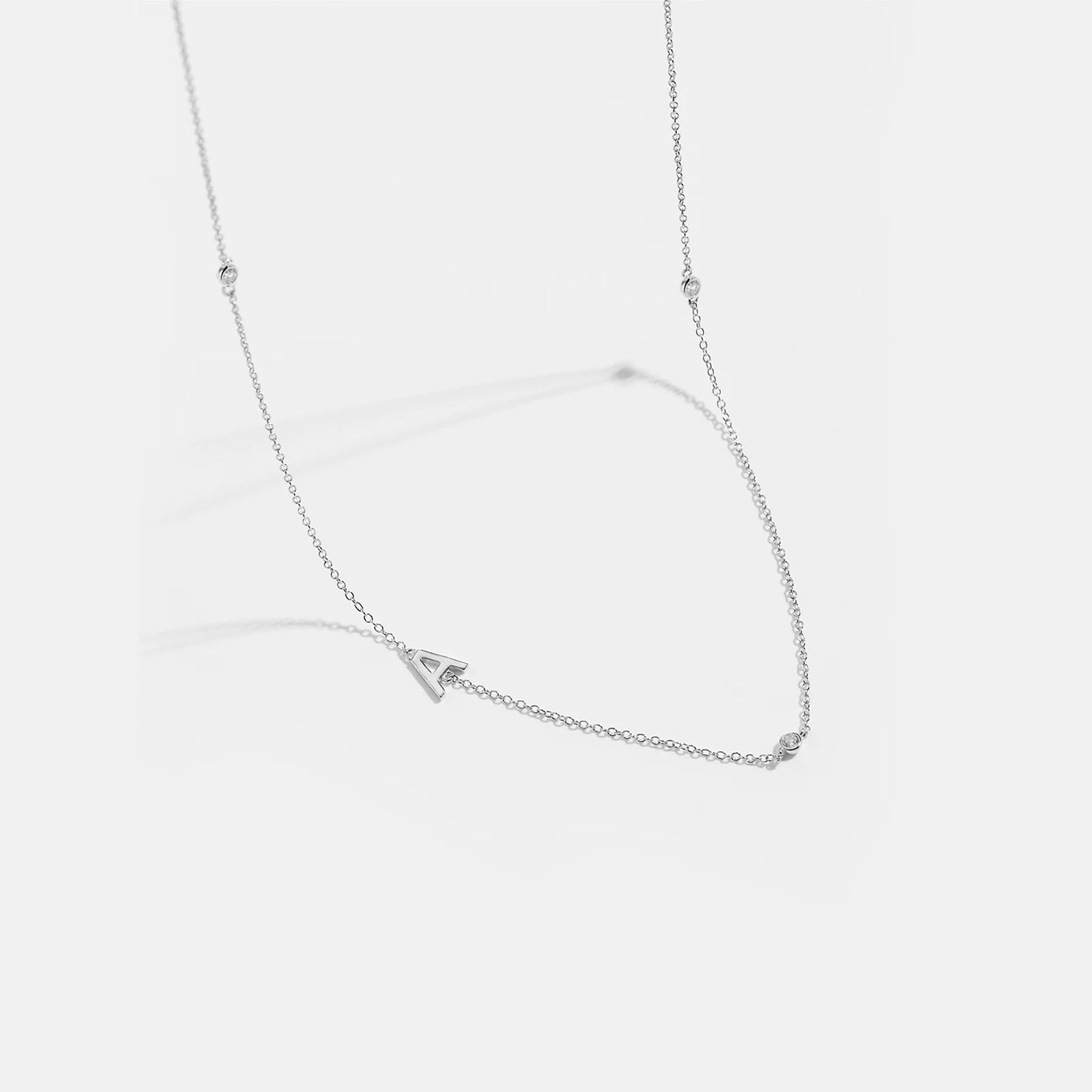 Colar inicial charm