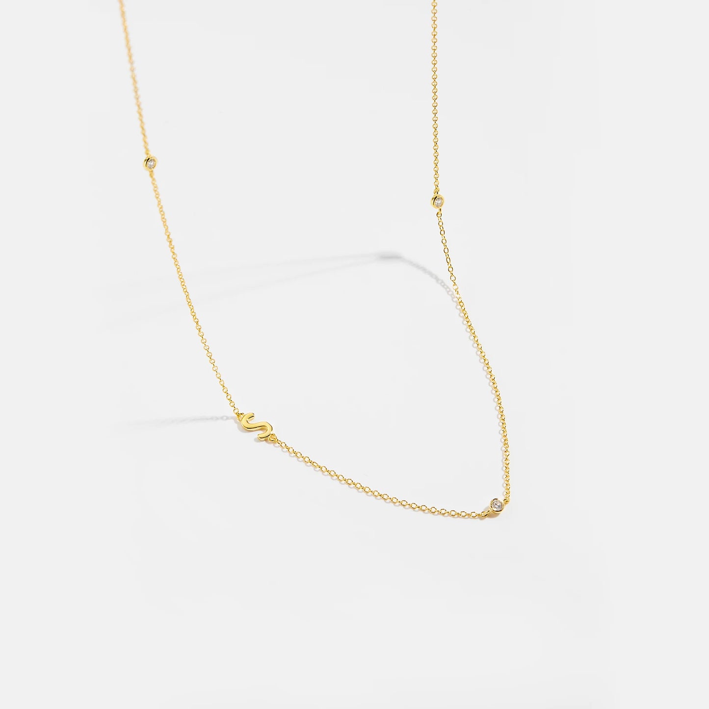 Colar inicial charm