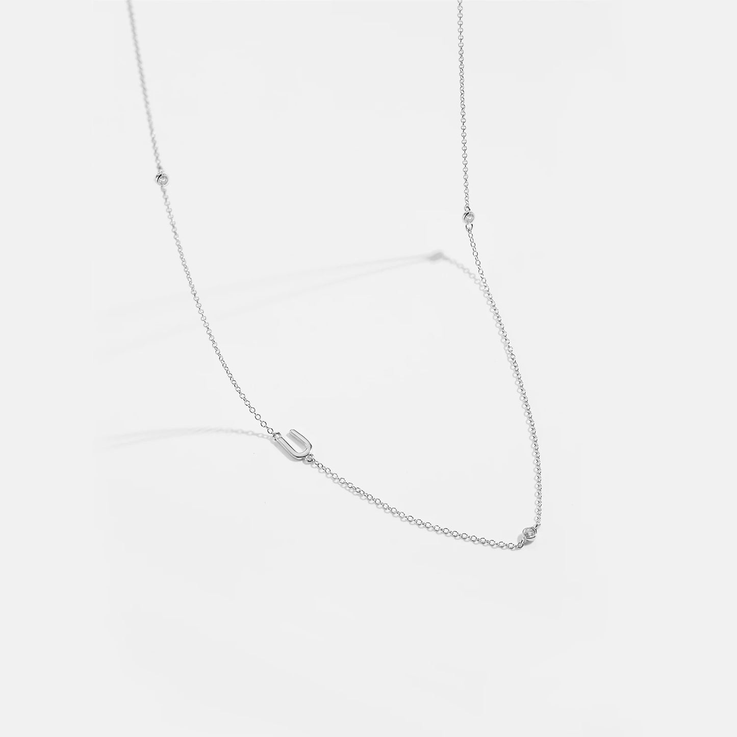 Colar inicial charm