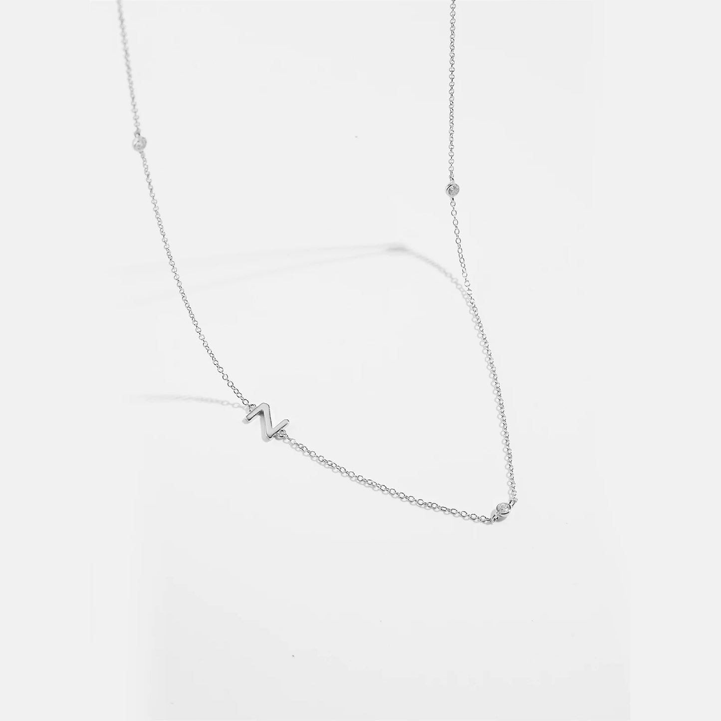 Colar inicial charm