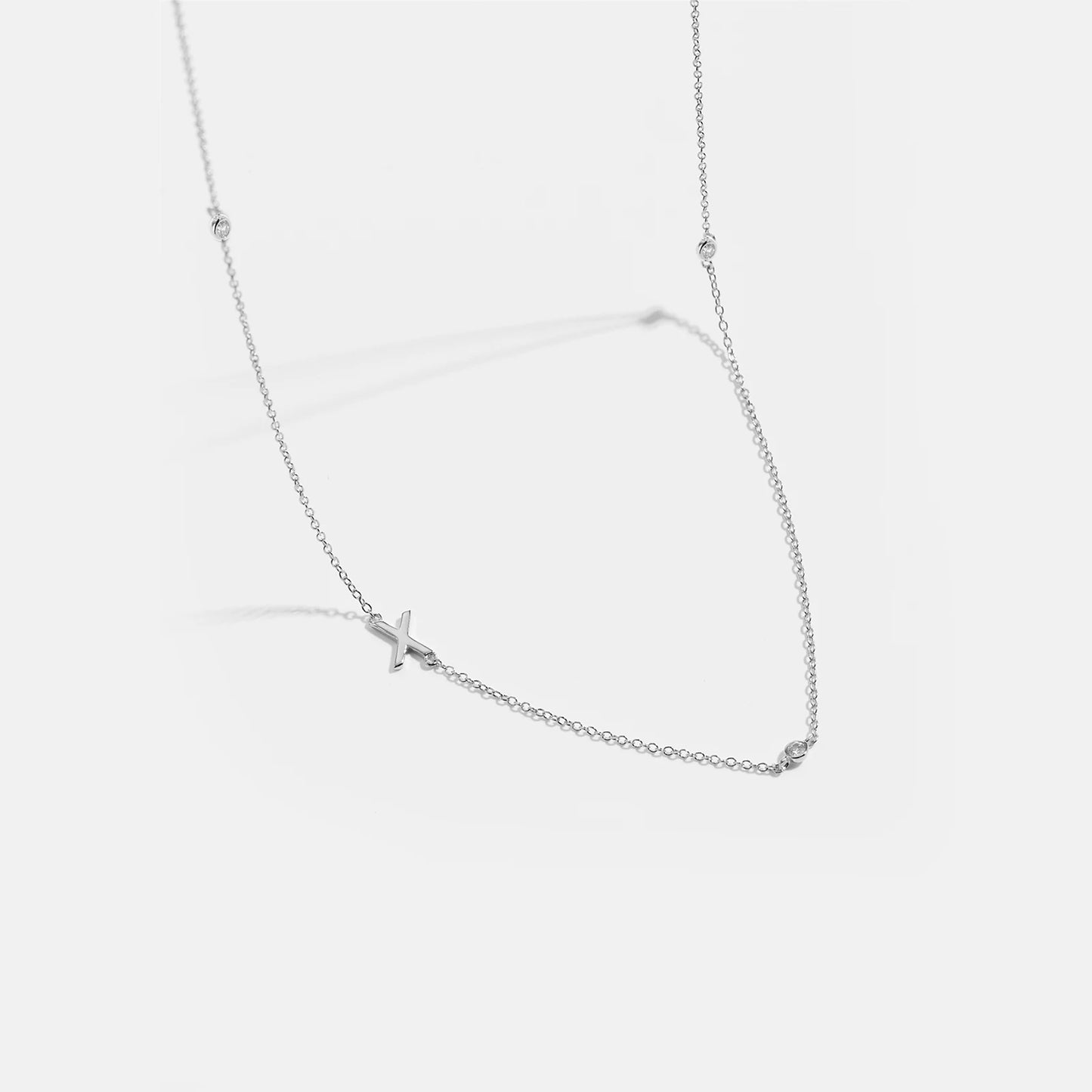 Colar inicial charm
