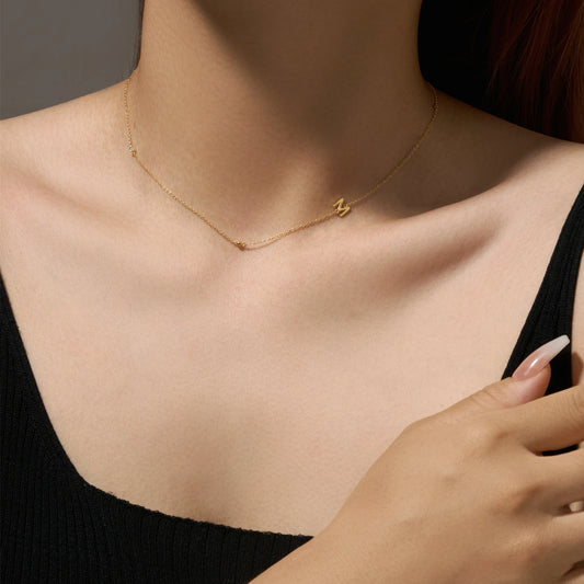 Colar inicial charm