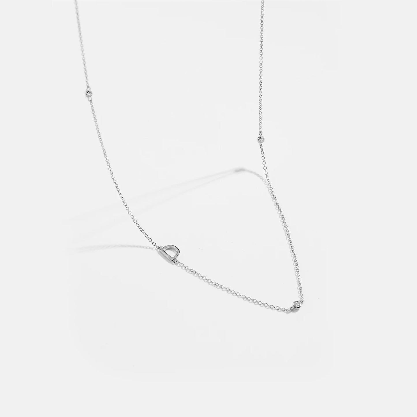 Colar inicial charm