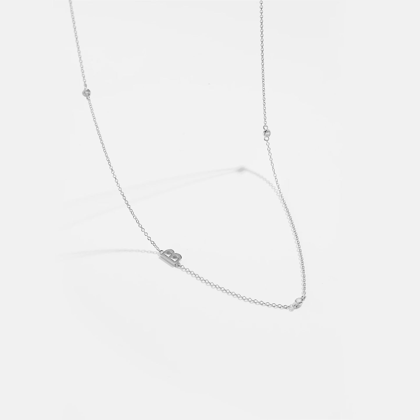 Colar inicial charm