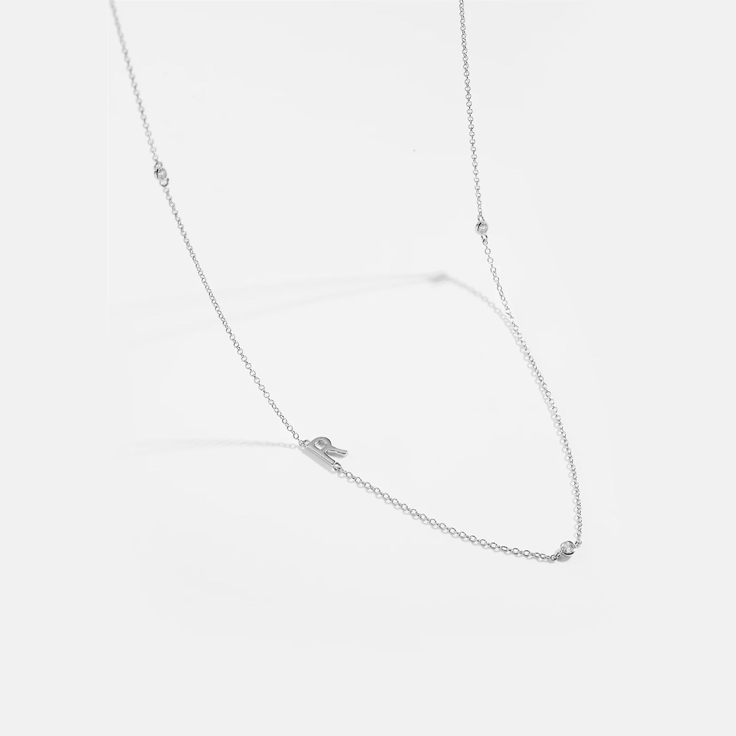 Colar inicial charm