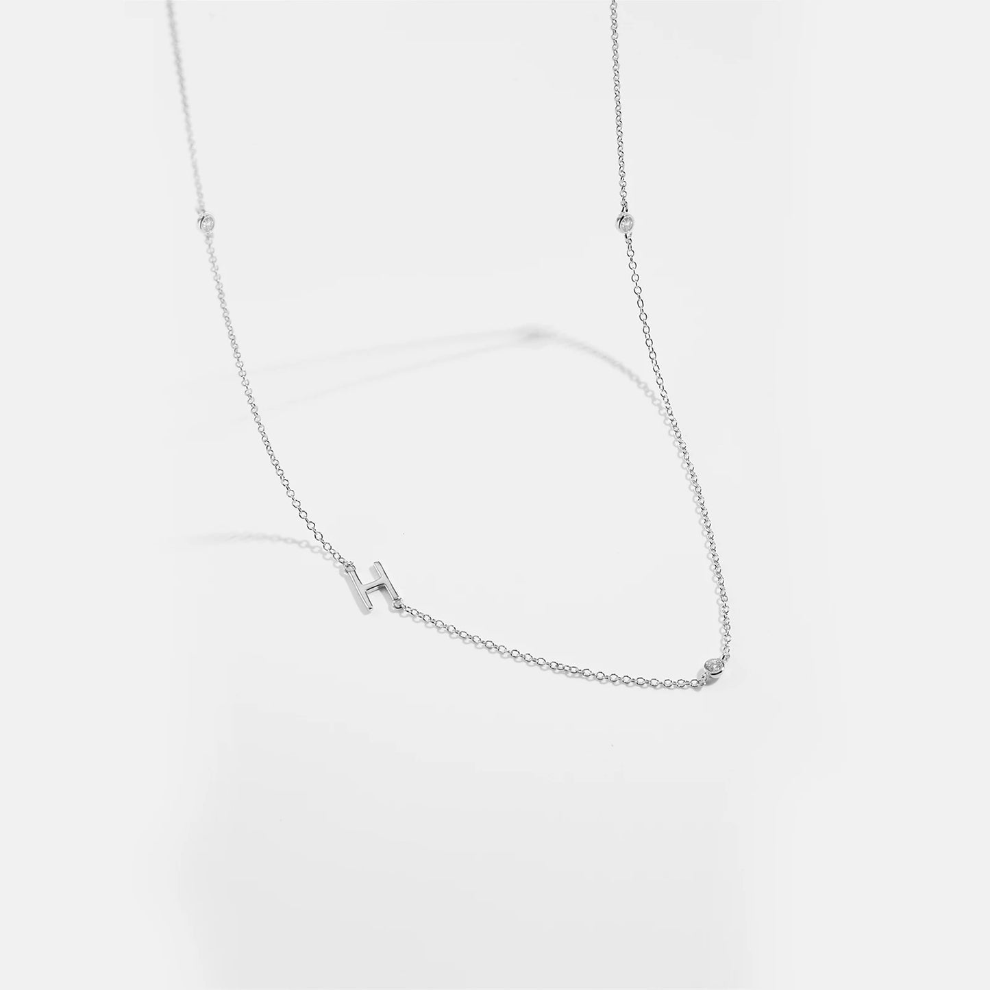Colar inicial charm
