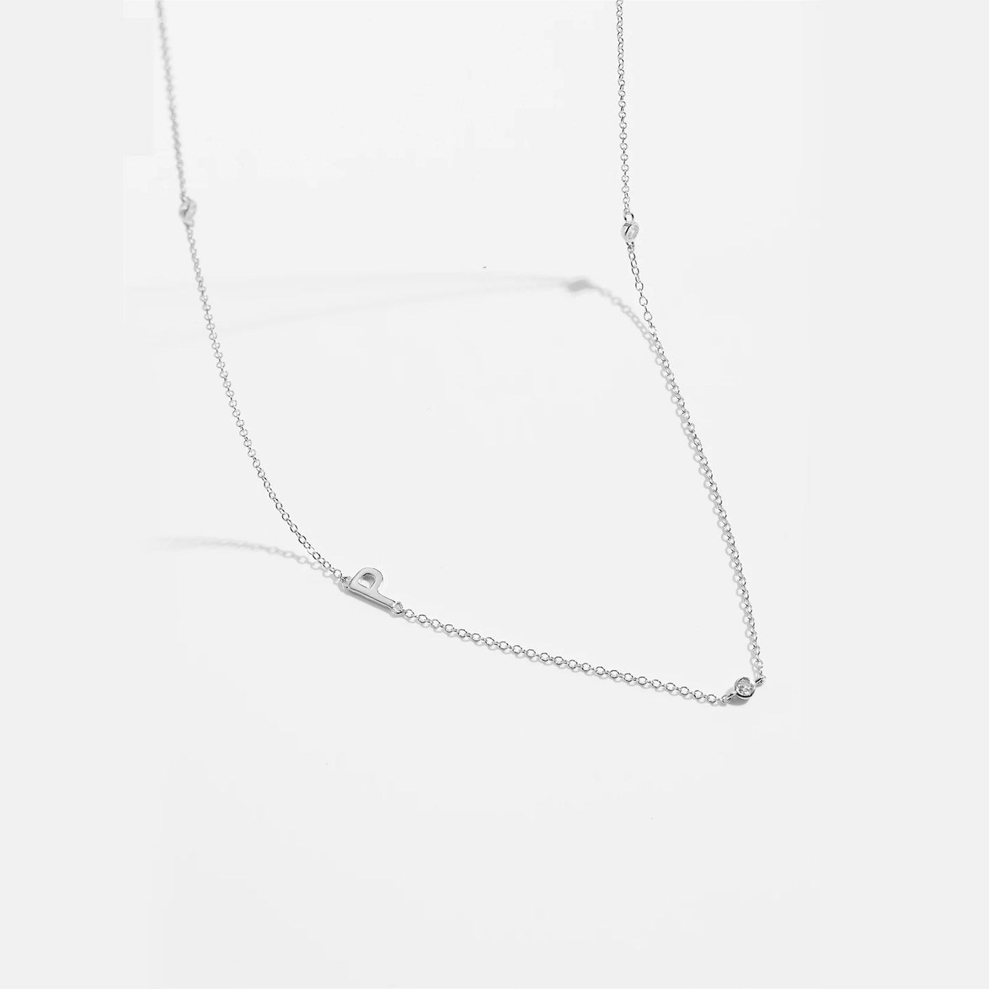 Colar inicial charm